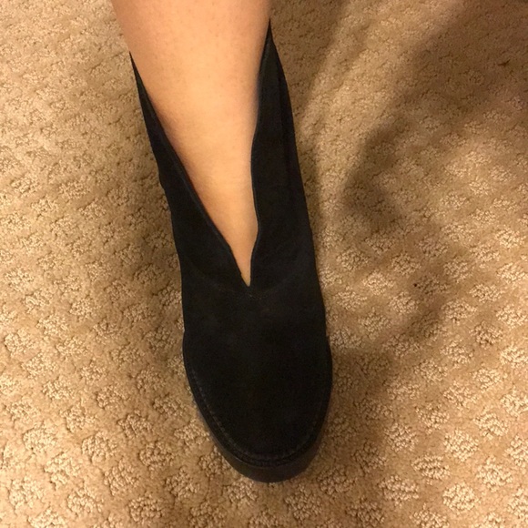 Burberry V-cut Ankle Bootie - Picture 5 of 7